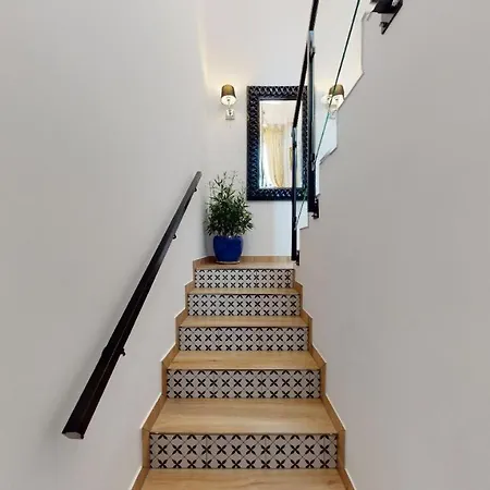 Luxuro 우스트카